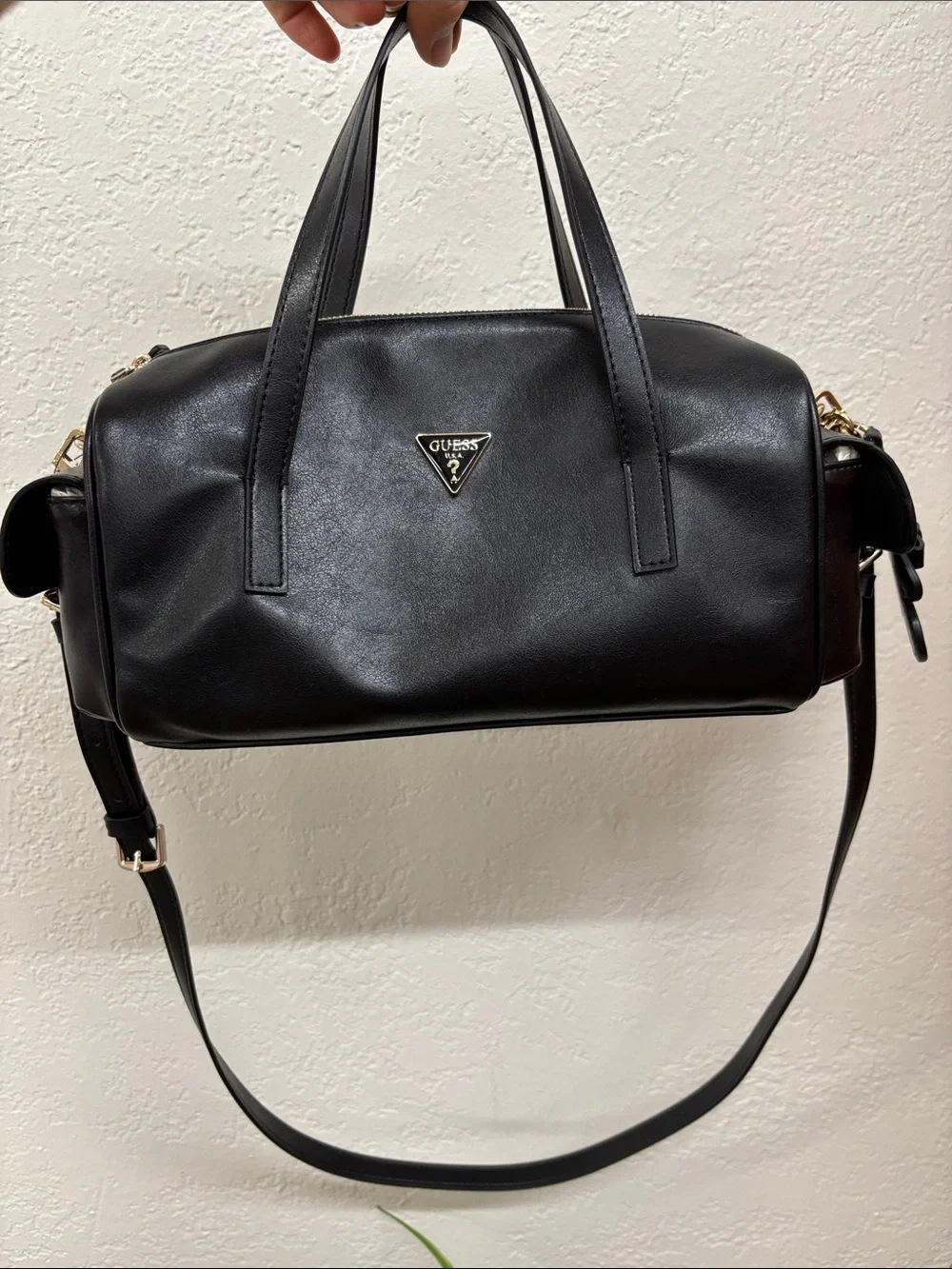 GUESS Barrel Satchel bag black light weight